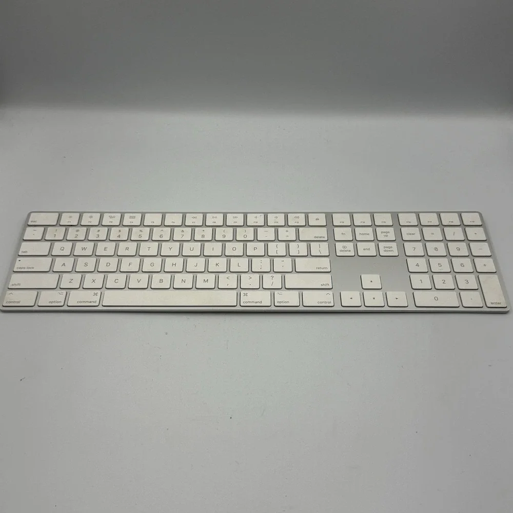 Apple Magic Keyboard A1843 Wireless Bluetooth w/ Numeric Keypad Silver White